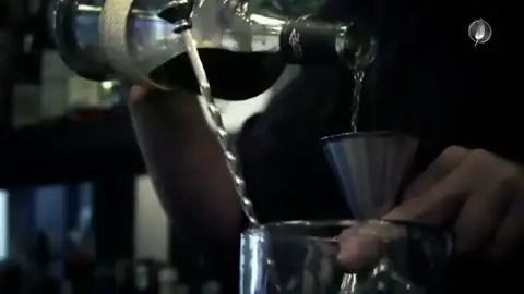 Standbild aus dem Film: Alberto Pizarro im Bobby Gin: der Cocktail mit Ron Zacapa